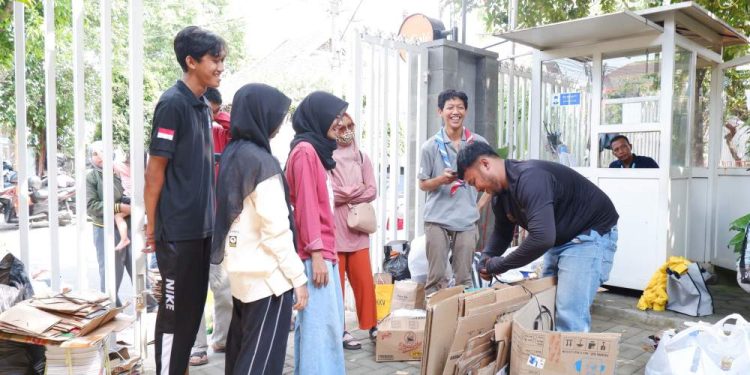 Setor Sampah Anorganik untuk Didaur Ulang, Pramuka UGM Contohkan Pengelolaan Sanggar Sadar Sampah