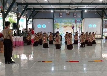 Dewan Ambalan Arjuna-Srikandi Tampil Demo Ekstrakulikuler di MPLS SMKN 1 Yogyakarta