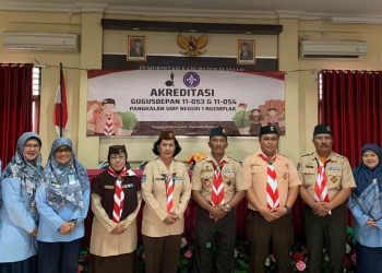 Visitasi Akrediasi Gugusdepan Tim Asesor Kwarcab Sleman Periksa Dokumen SMP Negeri 1 Ngemplak