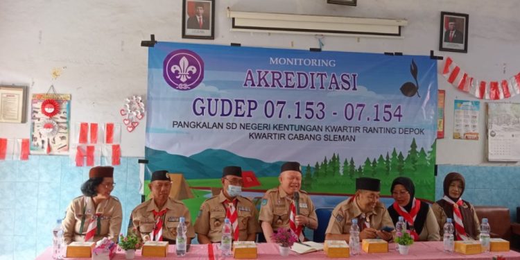 Tim Kwarda DIY Melaksanakan Monitoring Akreditasi Gugusdepan di SDN Kentungan