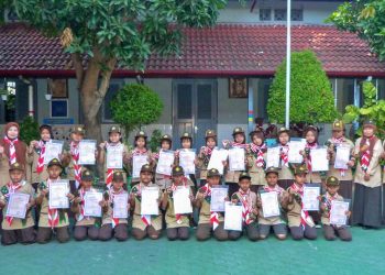 23 Siaga SDN Lempuyangwangi Menerima Tanda Pramuka Garuda