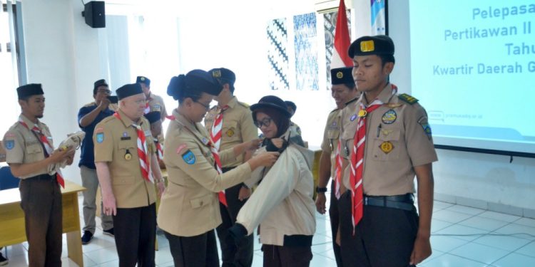 Ketua Kwarda DIY Melepas Kontingen Pertikawan Nasional 2024, Siap Berkegiatan di Cibubur