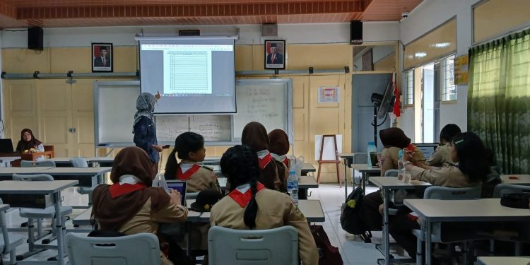 Latihan Pramuka SMA Negeri 9 Yogyakarta Diisi dengan Materi Jota-Joti