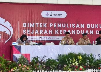 Kak Joko Mursitho Beberkan 7 Langkah Penulisan Buku Kepramukaan kepada Peserta Bimtek di Aula Sarbini