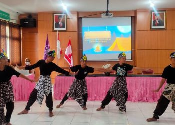 Tim Monitoring Uji Coba SKPI Kwarda DIY Disambut Meriah di SMP Negeri 4 Yogyakarta