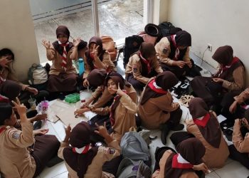 Latihan Rutin, Pramuka Stembayo Ubah Barang Bekas Jadi Kerajinan Menarik