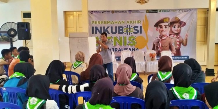 Hari Kedua Perkemahan Akhir Inkubasi Bisnis Saka Wirausaha Hadirkan Kak Je, Pengelola Wisata Tebing Breksi