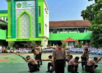 Kreasi Semaphore dan Tongkat Pramuka MAN 3 Bantul Disambut Tepuk Tangan Meriah