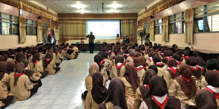 Latihan Rutin, Ratusan Pramuka SMK Negeri 2 Godean Menerima Materi Bela Negara