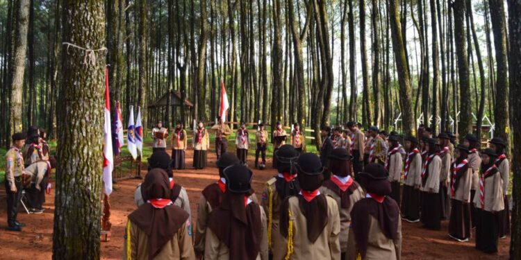 Racana Sunan Kalijaga dan Nyi Ageng Serang Lantik 17 Anggota Baru di Puncak Becici