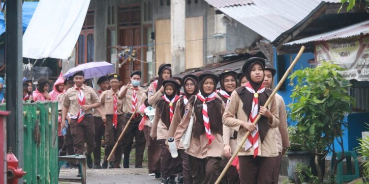 Pramuka SMAN 1 Teladan Yogyakarta Gelar Orientasi Dasar Tegak dengan Penuh Semangat di Tengah Guyuran Hujan