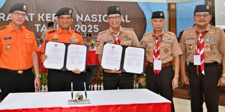 Basarnas dan Kwarnas Tandatangani MoU Tentang Penyelenggaraan Pencarian dan Pertolongan