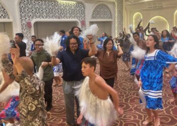 Semua Bersuka Ria Ikuti Irama Menari Le Waipeipe di Gala Dinner Pramuka Kaledonia Baru