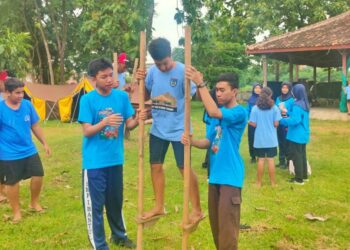 Dipandu Pramuka DIY, Pramuka Kaledonia Baru Bermain Egrang di Buper Babarsari