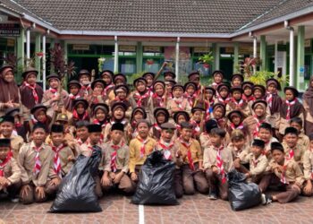 Hari Peduli Sampah Nasional 2025, Pramuka MIN 7 Gunungkidul Gelar Aksi Nyata Bersihkan Lingkungan