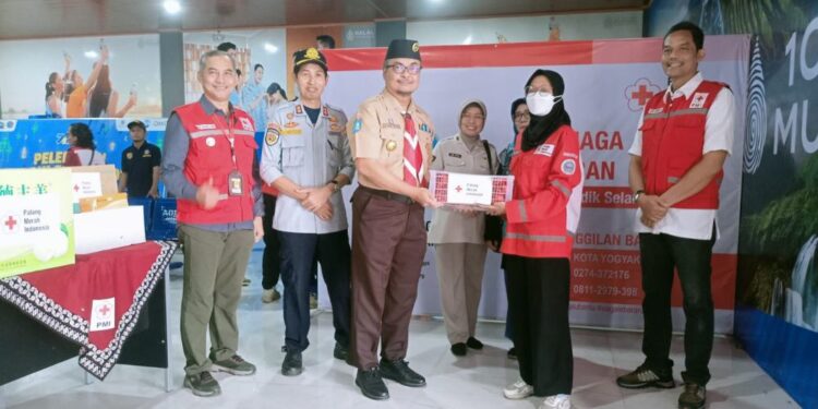 Tim Kwarda bersama PMI DIY Kunjungi Pos Giwangan, Monitoring Aksi Karya Bakti Lebaran 2025