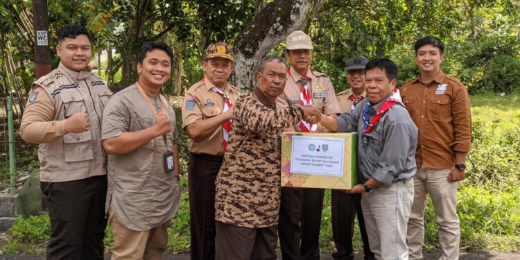 Kwarda DIY Sampaikan Bantuan kepada Anggota Pramuka Gunungkidul yang Terdampak Cuaca Ekstrim