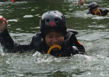 Lakukan Tradisi, Anggota Saka Bhayangkara Seyegan Ikuti Penempuhan Tali Komando dan Materi Water Rescue