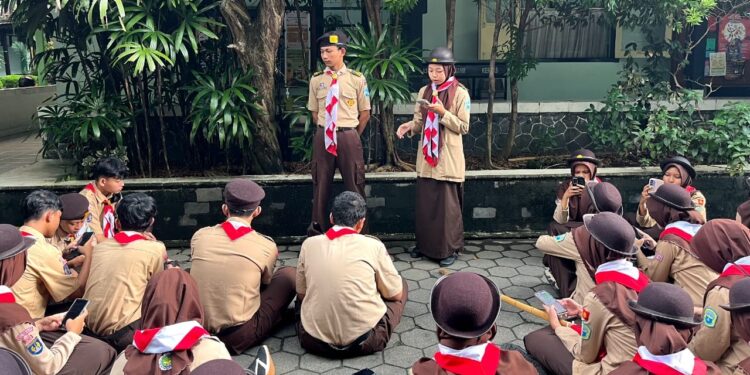 Belajar Hidup di Alam Bebas, Pramuka MAN 1 Yogyakarta Laksanakan Latihan Rutin Materi Survival