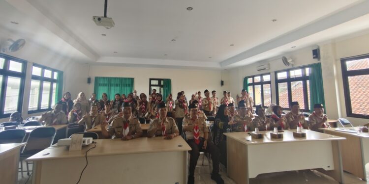 Workshop Menulis Puisi, Ketua Kwarcab Kota Yogyakarta : Literasi Memperkaya Pengetahuan