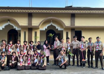Pramuka MAN 1 Yogyakarta Melaksanakan Giat Bakti, Wujud Kepedulian Terhadap Masyarakat dan Lingkungan