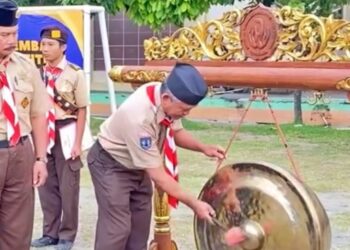 Pemukulan Gong oleh Kak Sri Budoyo Menandai Dimulainya Creative Stembayo Scout Competition 2025
