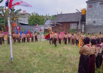 Gugus Depan Pangkalan MI Al Islamiyah Grojogan Gelar Persami, Latih Kedisiplinan, Keberanian, dan Tanggung Jawab