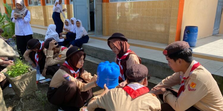 Gugus Depan SMP Negeri 2 Temon Sambut Visitasi Kwarda DIY dalam rangka Monitoring Penerapan Adaptasi Perubahan Iklim