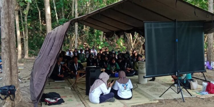 Kak Warsilah Ajak Peserta Perkemahan Wirakarya DIY 2025 Belajar Budidaya Maggot untuk Pengelolaan Sampah Organik