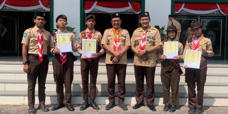 Perdana, Empat Pramuka SMP Negeri 12 Yogyakarta Menerima Penganugerahan Lencana Teladan