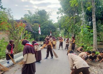 SD Negeri Singkar Gelar Bakti Lingkungan dalam Rangka Hari Pramuka ke-64 Tahun 2025