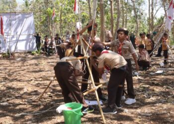 Seru, Ada Giat Prestasi Simpul Ikatan Jerat, Semaphore, dan Bivak di Lomba Penggalang MI se-Gunungkidul