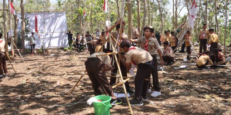 Seru, Ada Giat Prestasi Simpul Ikatan Jerat, Semaphore, dan Bivak di Lomba Penggalang MI se-Gunungkidul