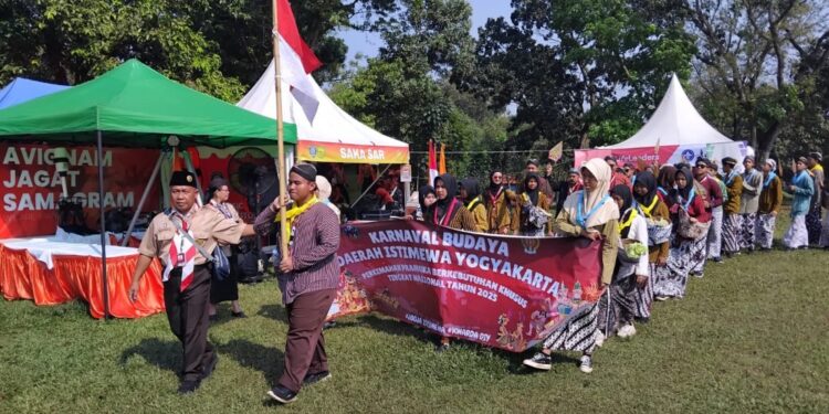 Seluruh Kontingen Daerah termasuk DIY pada PPBK Nasional 2025 Mengikuti Karnaval Bhineka Tunggal Ika