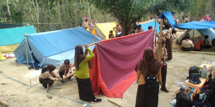 Pendirian Tenda Warnai Hari Pertama Jambore Cabang Gunungkidul Tahun 2025, Wujud Disiplin dan Kerjasama