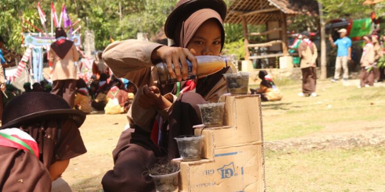 Kompetisi Teknologi Tepat Guna, Penggalang MI se-Gunungkidul Buat Alat Penjernihan Air