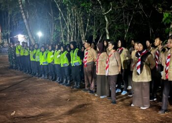 Pramuka Gugus Depan Kewilayahan Girisekar Bantu Pengamanan Upacara Adat Pembukaan Cupu Kyai Panjala