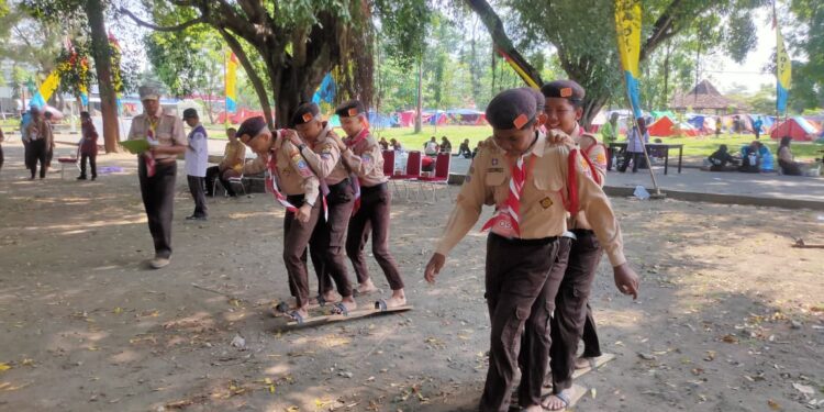 Regu Putra Peserta LT-IV Kwarda DIY Tahun 2025 Semangat Selesaikan Giat Prestasi Permainan Tradisional