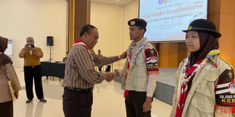 Kontingen World Muslim Scout Jamboree dari Al Azhar Yogyakarta Dilepas secara Resmi oleh Ketua Kwarcab Sleman