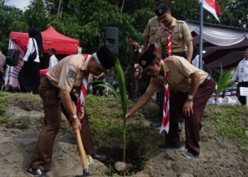 Kwarcab Sleman Ikut Serta dalam Penanaman Bibit Pohon Kelapa di Dusun Pandanpuro