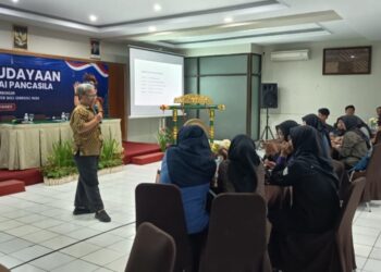 Pengantar Tentang Reflective Writing Disampaikan kepada para Peserta Pelatihan Pembudayaan Nilai-Nilai Pancasila