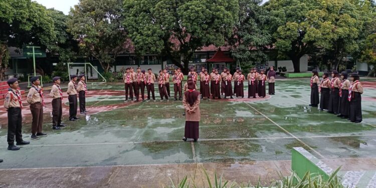 Tingkatkan Keterampilan, Dewan Penggalang MTsN 2 Sleman Ikuti Latihan Kepramukaan Intensif