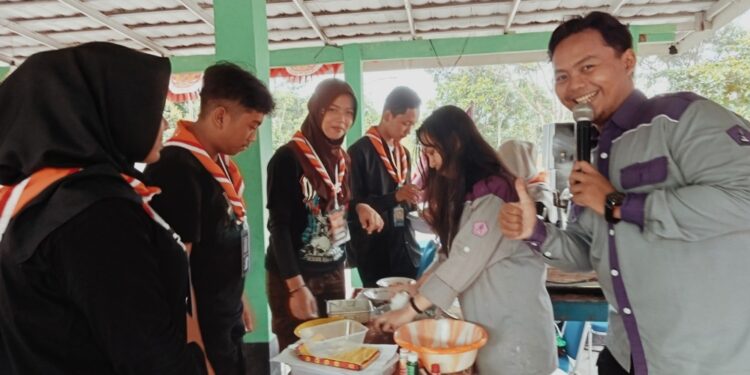 Dari Tepung Jadi Kenangan Manis : Peserta Festival Kebangsaan 2025 Belajar Membuat Klepon Bersama Saka Pariwisata
