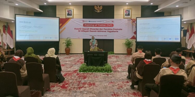 Bekali Pembina Pramuka sebagai Duta Literasi Keuangan, Kwarda DIY dan OJK Adakan ToT