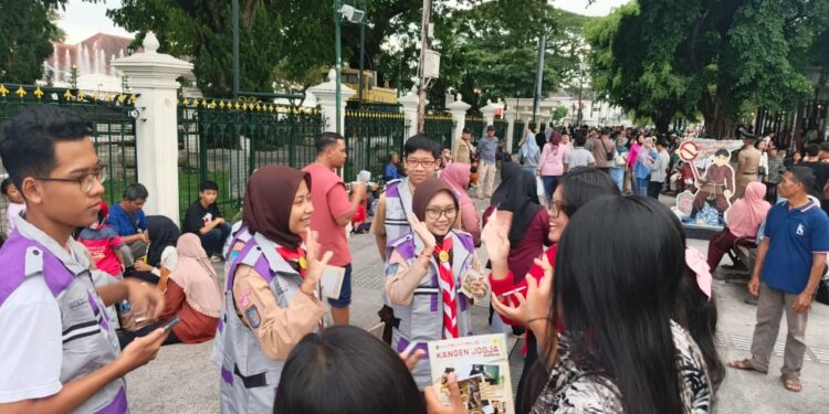 Saka Pariwisata Kota Yogyakarta Melaksanakan Aksi Karya Bakti Nataru 2025 di Kawasan Malioboro