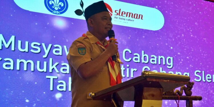 Tutup Muscab Gerakan Pramuka Sleman Tahun 2025, Kak Harda Kiswaya Berikan Arahan kepada Ketua Kwarcab Terpilih