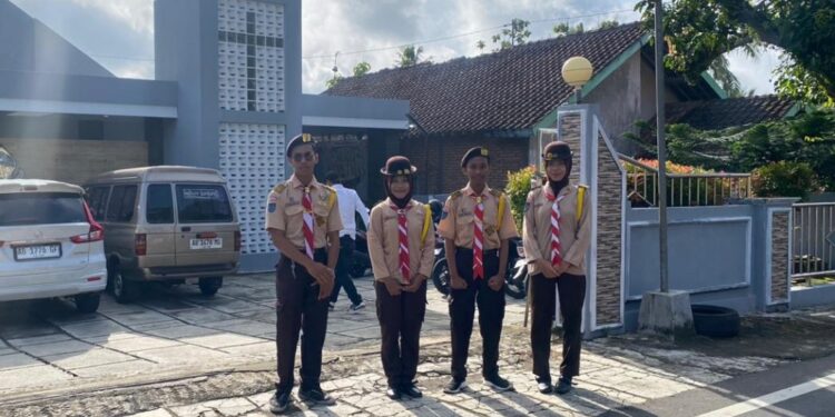 Wujud Pengabdian Masyarakat, Pramuka Kwarran Rongkop Ambil Bagian dalam Karya Bakti Nataru 2025