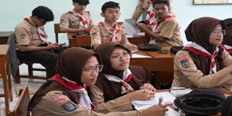 Asah Keterampilan Komunikasi, Pramuka MAN 1 Yogyakarta Ajarkan Ilmu Komunikasi Lapangan