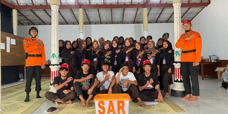 Instruktur Saka Bhayangkara Seyegan Berikan Edukasi Penanganan Kebakaran LPG di Perata XXVII SMA N 1 Minggir