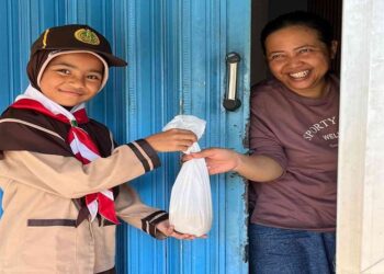 Pramuka Siaga SDN Godean 2 Ikut Serta Membagikan Daging Qurban sebagai Wujud Nyata Pengabdian Masyarakat